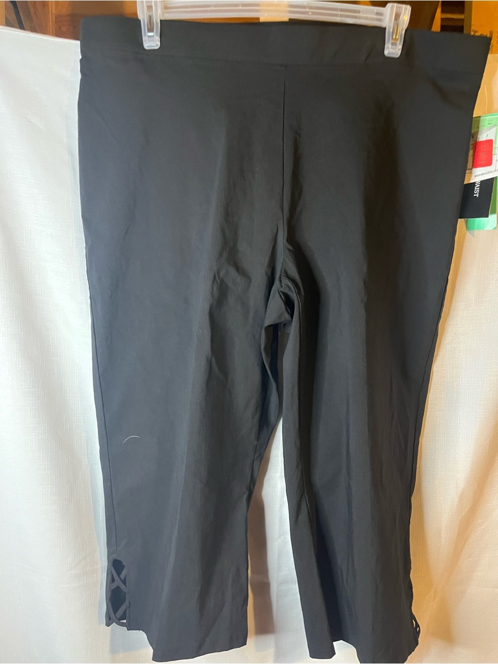 89th & Madison Black Cropped Performance Leggings with Lattice Hem